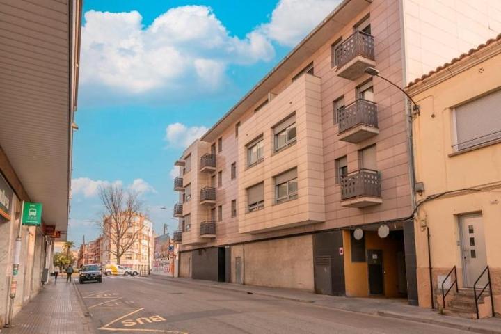 Local comercial en venta en Manresa, Carretera de Santpedor photo 0