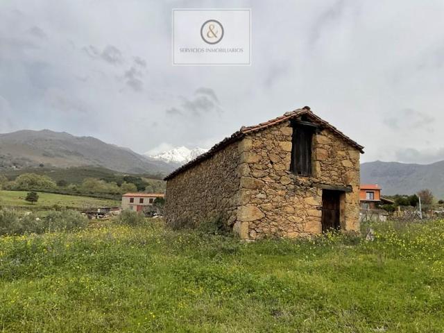 Chalet en venta en Candeleda photo 0