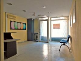 Local comercial en venta en Vilafranca del Penedès photo 0