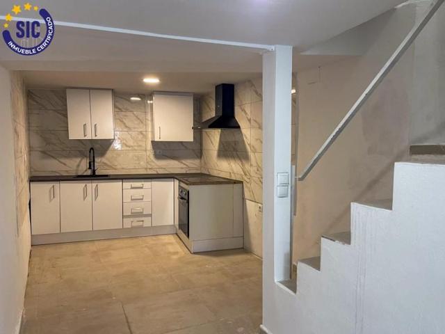 Casa en venta en Requena, Comunidad valenciana photo 0