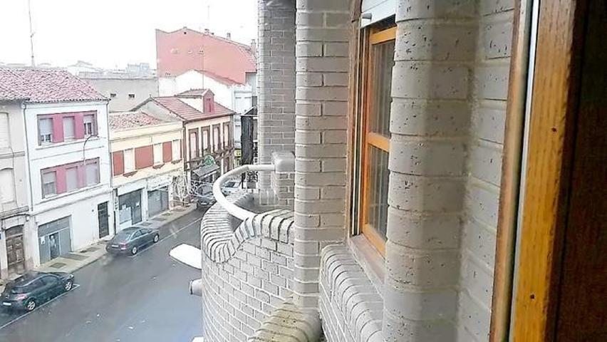 Piso en venta en La Bañeza, Avenida Vía de la Plata, 24750 photo 0