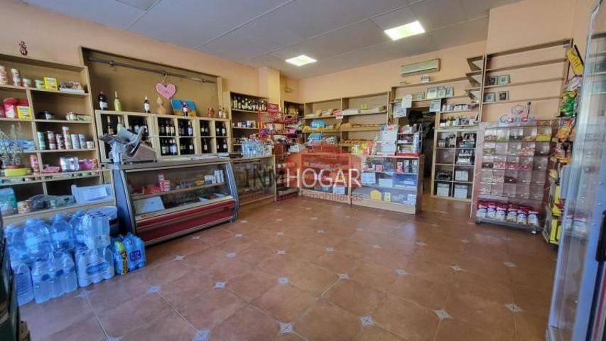 Local comercial en venta en Ávila, Barrio universidad photo 0