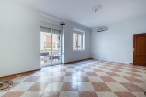 Piso en venta en Montefrío, Centro photo 0