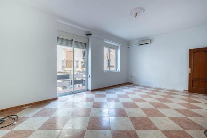 Piso en venta en Montefrío, Centro photo 0