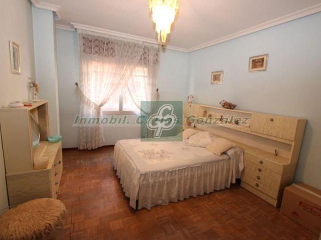 Piso en venta en Benavente photo 0