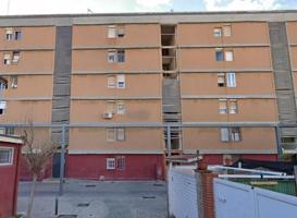 Piso en venta en Barcelona, La Mina photo 0