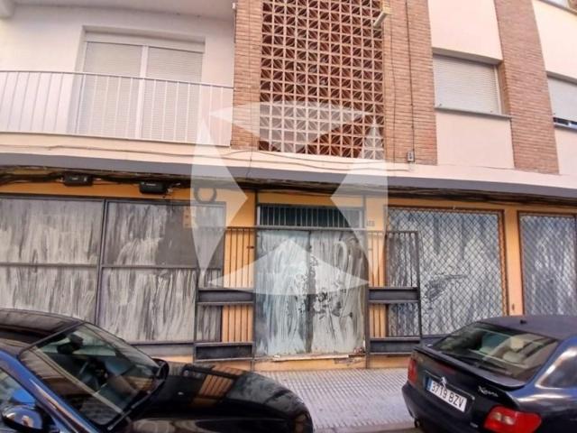 Local comercial en venta en Badajoz photo 0