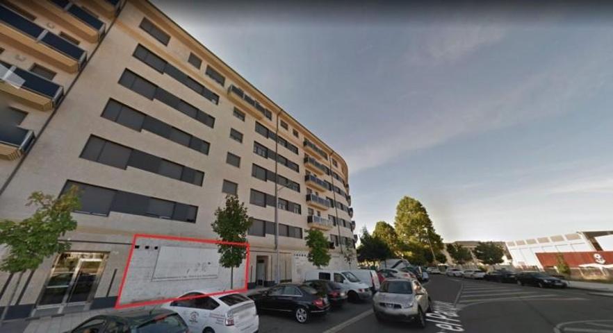 Local comercial en venta en León, La Lastra photo 0