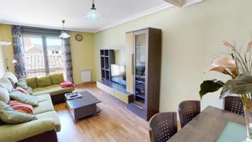 Piso en venta en Valencia de Don Juan photo 0