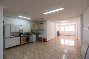 Local comercial en venta en Valencia, Natzaret photo 0