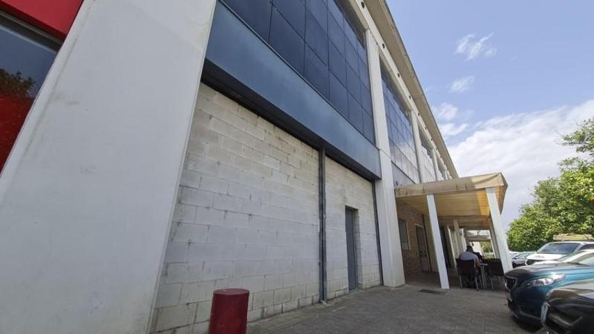 Local comercial en venta en Dos Hermanas, La Motilla - Fuente del Rey photo 0