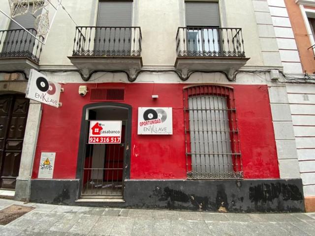 Local comercial en venta en Badajoz, Casco Antiguo photo 0