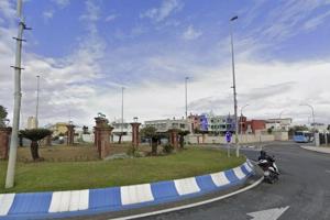 Piso en venta en La Línea de la Concepción, Junquillos photo 0