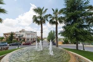 Local comercial en venta en Peligros, Centro photo 0