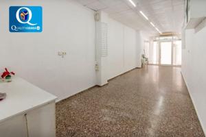 Local comercial en venta en Villena, Centro photo 0