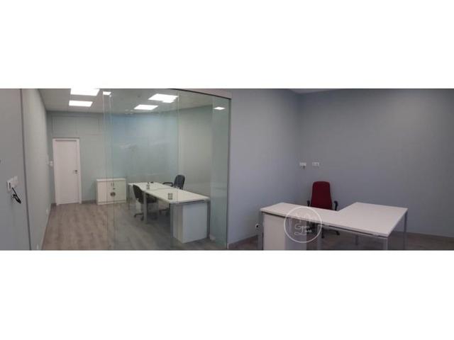 Local comercial en venta en Ávila photo 0