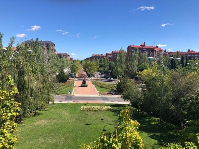 Local comercial en venta en Tres Cantos, Zona norte photo 0