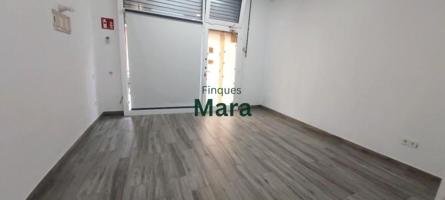 Local comercial en venta en Sant Boi de Llobregat, Marianao photo 0