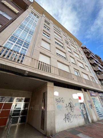 Local comercial en venta en Ponferrada, Alta photo 0