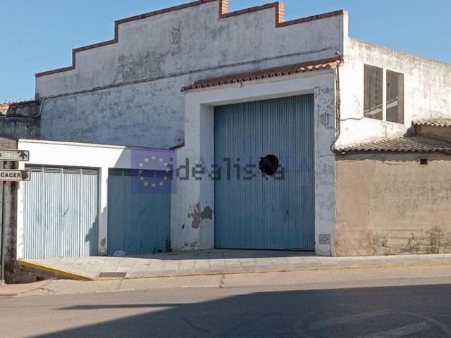Nave industrial en venta en Casar de Cáceres photo 0