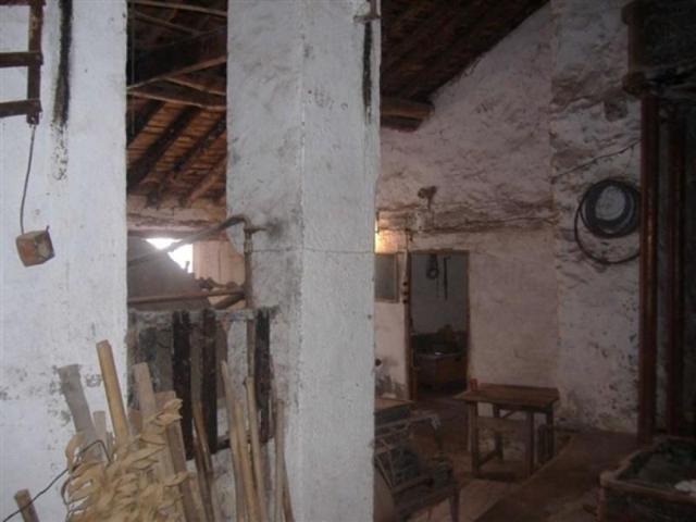 Edificio en venta en Alpandeire photo 0