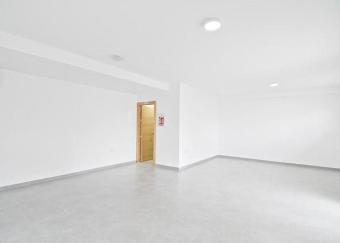 Local comercial en venta en Motril, El Varadero photo 0