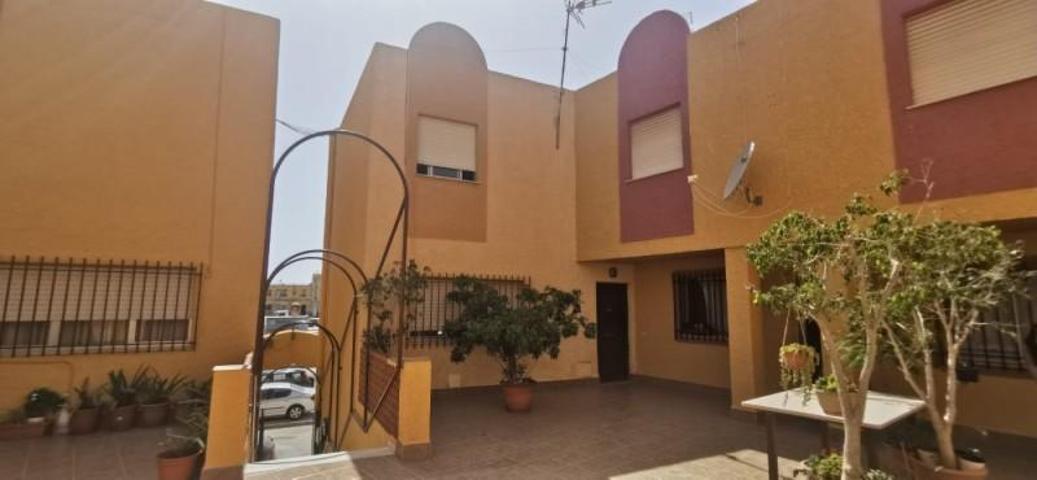 Duplex en venta en La Mojonera, La Mojonera photo 0