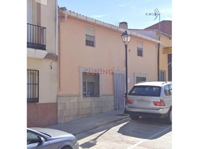 Casa en venta en Logrosán photo 0