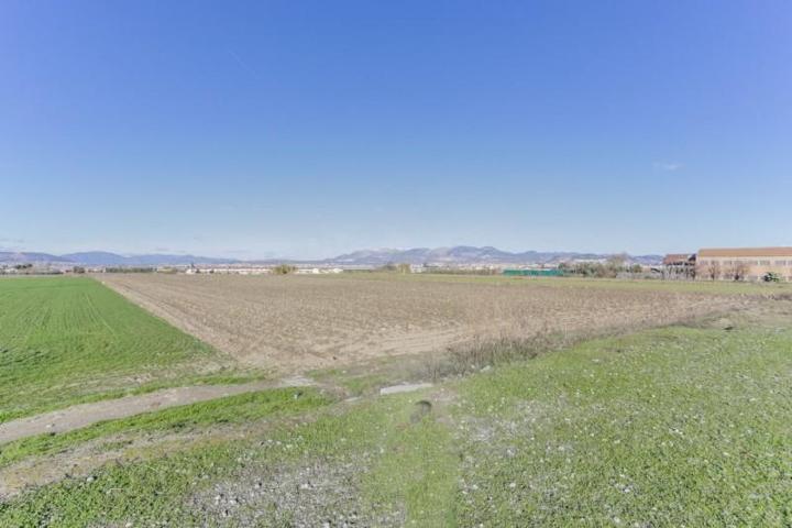 Terreno en venta en Cúllar Vega, Avda blas infante photo 0