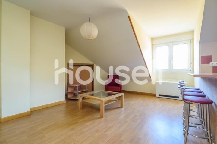 Piso en venta en Puebla de Lillo photo 0