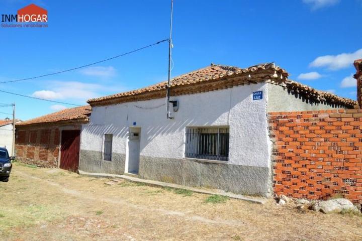 Casa con terreno en venta en Las Berlanas, Centro photo 0