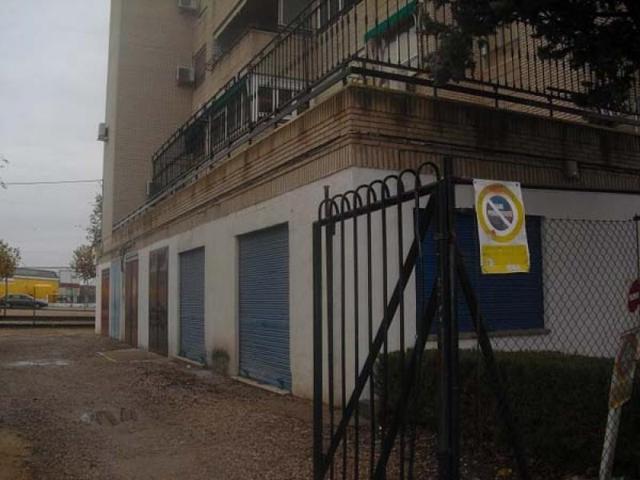 Local comercial en venta en Alcázar de San Juan, Hospital – Institutos photo 0