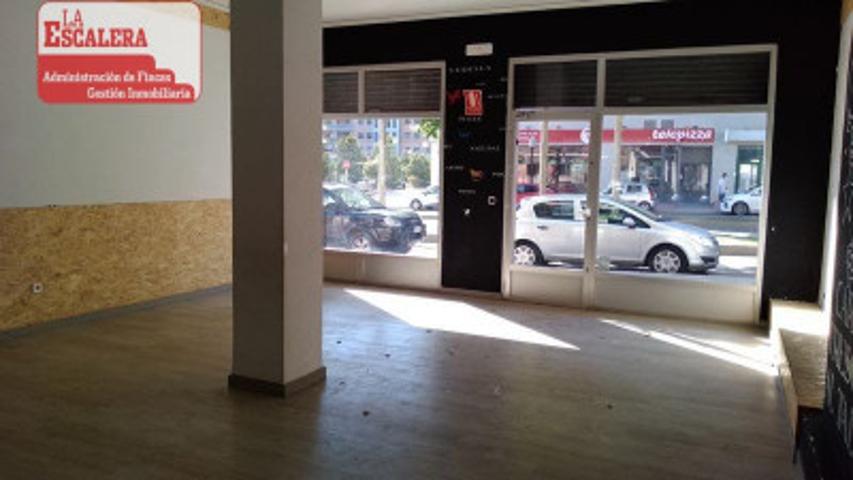 Local comercial en venta en Ibi, Centro photo 0