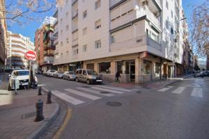 Local comercial en venta en Granada, Alhamar photo 0