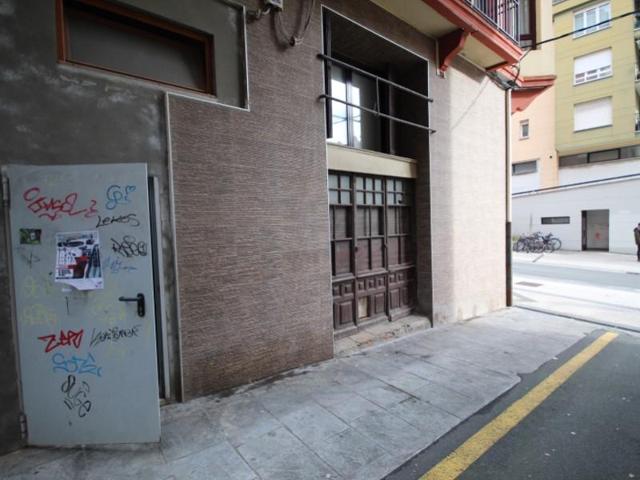 Local comercial en venta en Pasaia photo 0