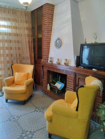 Casa en venta en Zorita, Centro photo 0