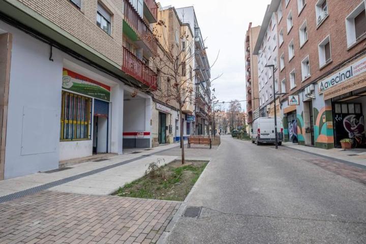Local comercial en venta en Zaragoza, Arrabal photo 0