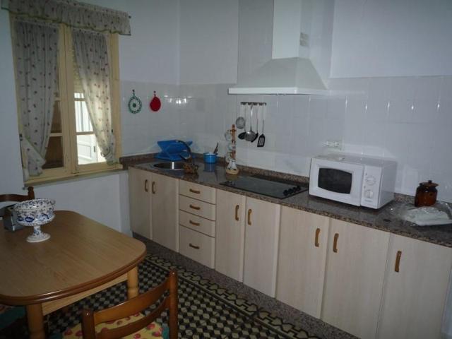 Casa en venta en Cacabelos photo 0