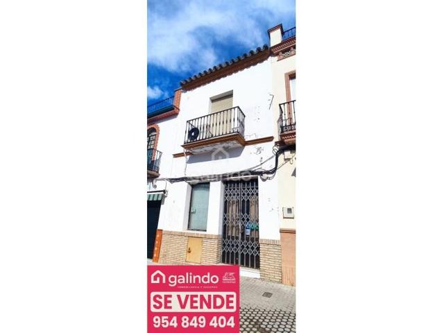 Casa en venta en Paradas photo 0