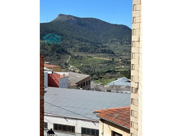 Casa en venta en Banyeres de Mariola photo 0