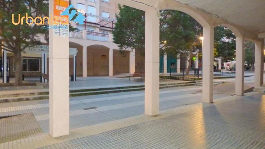 Local comercial en venta en Badajoz, Ciudad Jardín photo 0