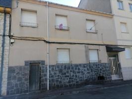 Casa en venta en Ponferrada, Cuatrovientos photo 0