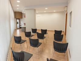 Local comercial en venta en Vilafranca del Penedès photo 0