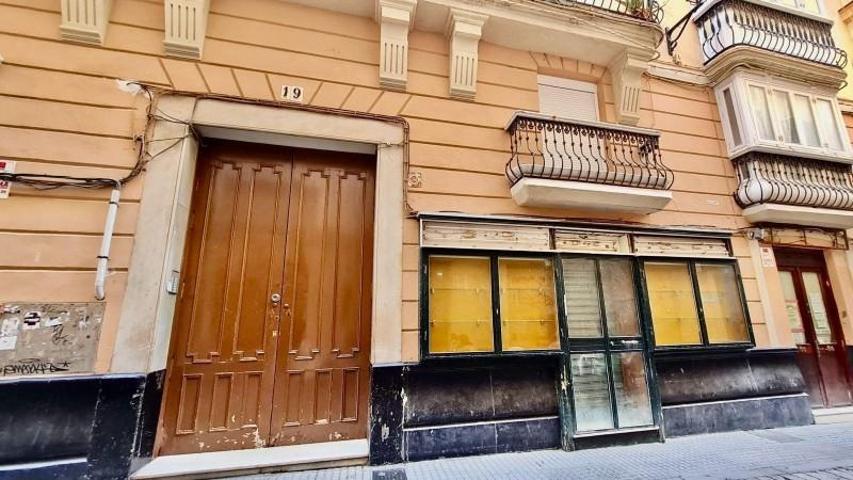 Local comercial en venta en Cádiz, Centro Histórico - Plaza España photo 0