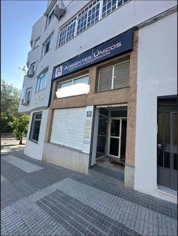 Local comercial en venta en Badajoz, Carretera Madrid photo 0