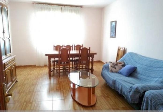 Piso en venta en Cacabelos, * centro photo 0