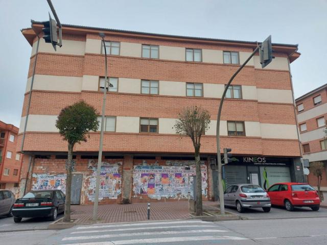 Local comercial en venta en Cuéllar, Santa clara photo 0
