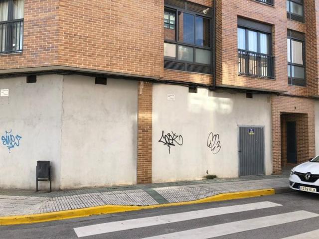 Local comercial en venta en Ponferrada, Alta photo 0