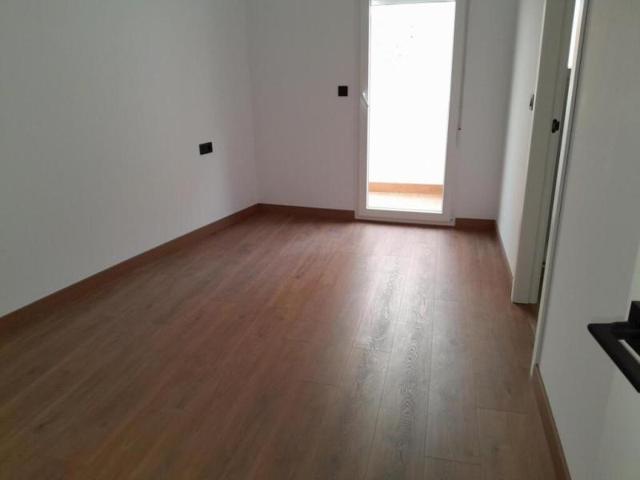 Piso en venta en Yecla photo 0