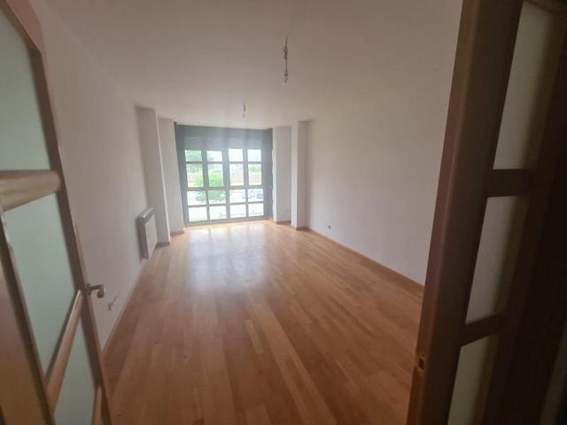 Apartamento en venta en Valencia de Don Juan, Centro photo 0